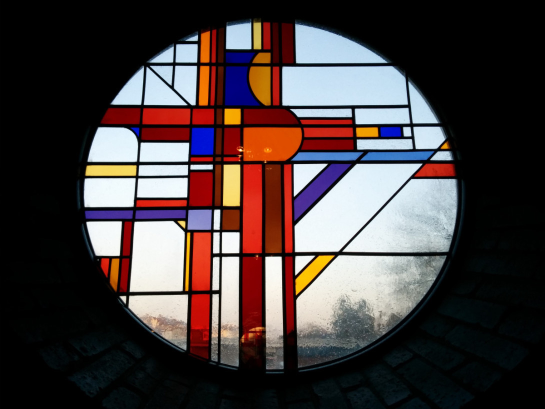 buntes Kirchenfenster